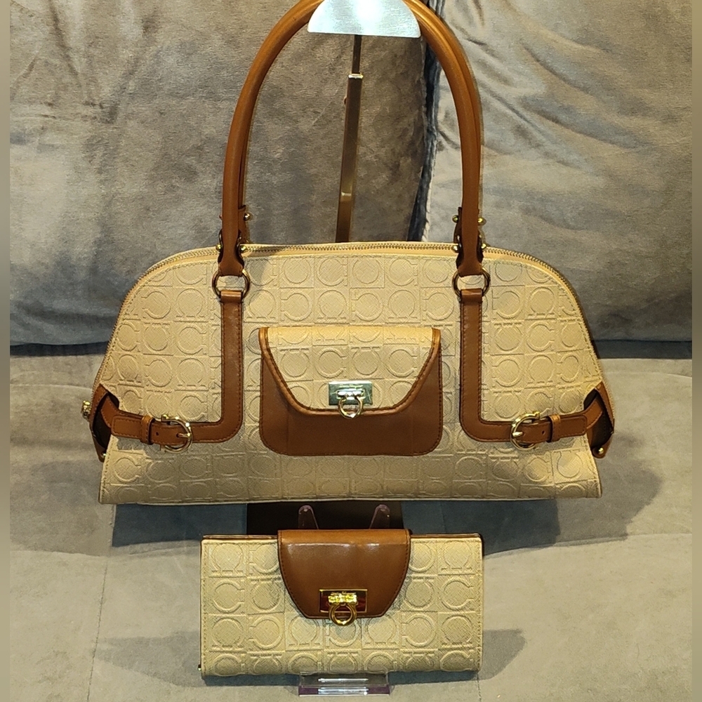 SALVATORE FERRAGAMO BEIGE/BROWN LEATHER GANCINI EMBOSSED SHOULDER BAG & WALLET